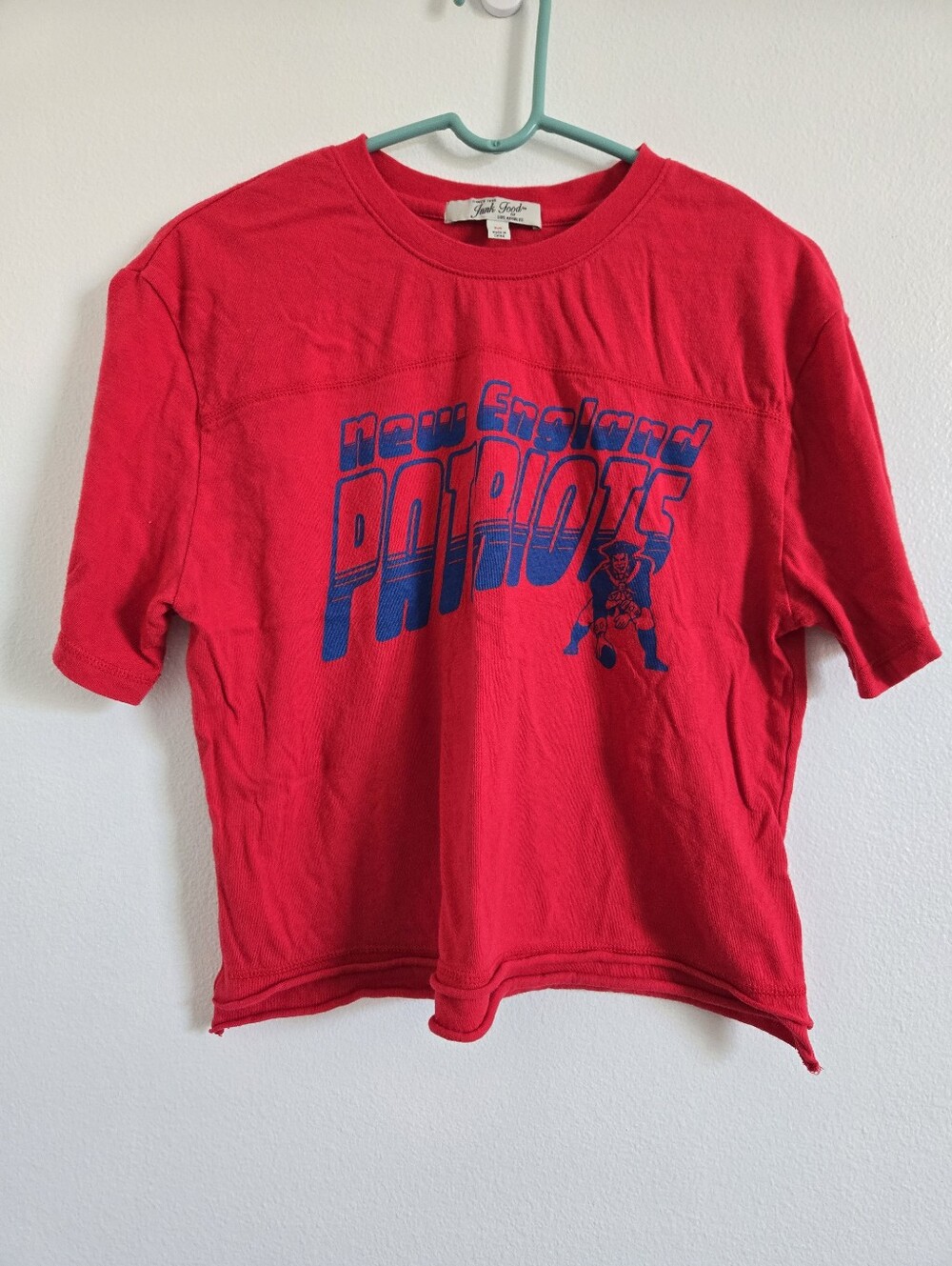 Junk Food New England Patriots Womens Red Crop Tee with Blue Graphic Sz M